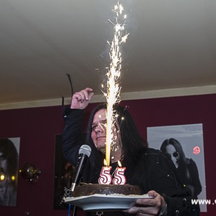 020 Ozzy Ozbourne Revival, Čern&aacute; d&iacute;ra